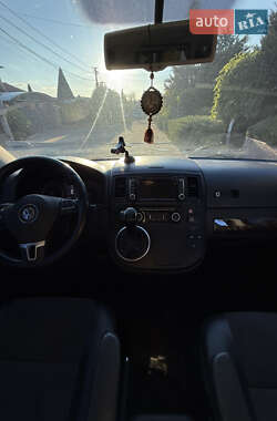 Мінівен Volkswagen Multivan 2012 в 