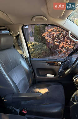 Мінівен Volkswagen Multivan 2012 в 