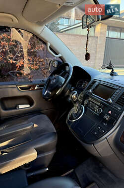 Мінівен Volkswagen Multivan 2012 в 