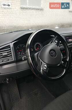 Мінівен Volkswagen Multivan 2016 в 