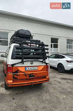 Мінівен Volkswagen Multivan 2016 в 