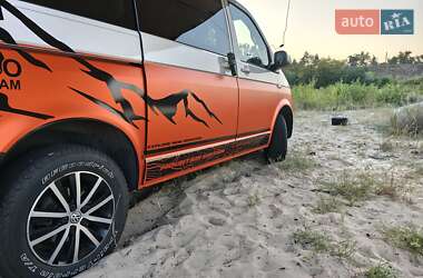 Мінівен Volkswagen Multivan 2016 в 