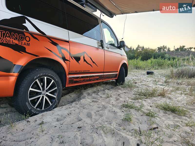 Мінівен Volkswagen Multivan 2016 в Черкасах