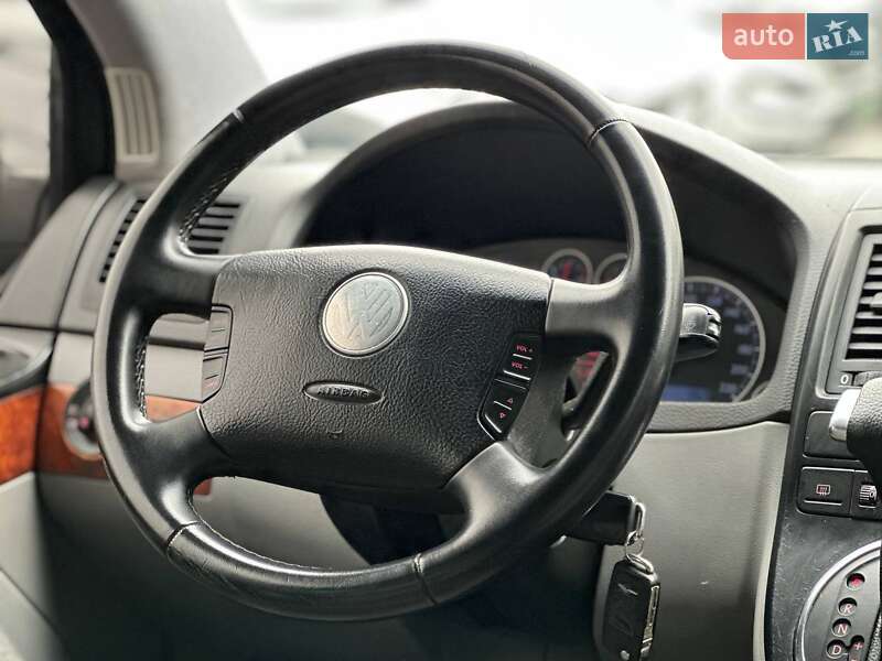 Мінівен Volkswagen Multivan 2006 в Києві