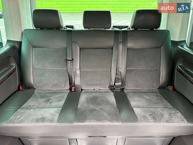 Мінівен Volkswagen Multivan 2012 в Києві