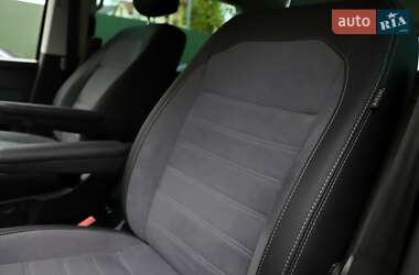 Мінівен Volkswagen Multivan 2021 в 