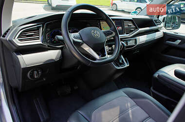 Минивэн Volkswagen Multivan 2020 в 