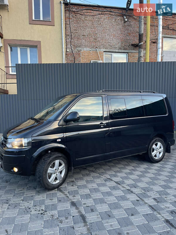 Мінівен Volkswagen Multivan 2011 в Хмельницькому