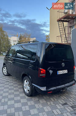 Мінівен Volkswagen Multivan 2011 в  фото 3 Мінівен Volkswagen Multivan 2011 в