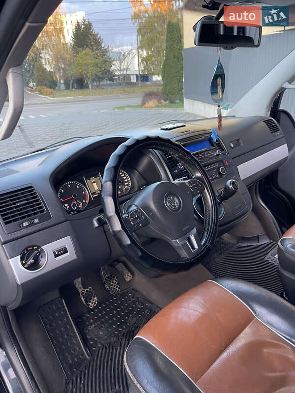 Мінівен Volkswagen Multivan 2011 в Хмельницькому