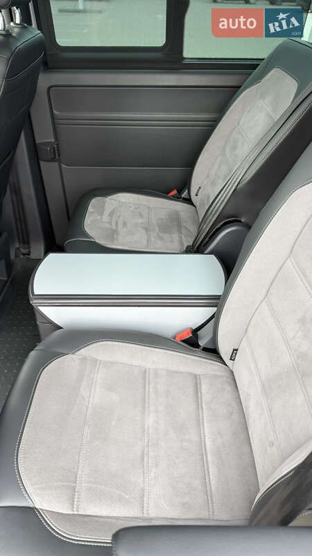 Мінівен Volkswagen Multivan 2020 в Києві