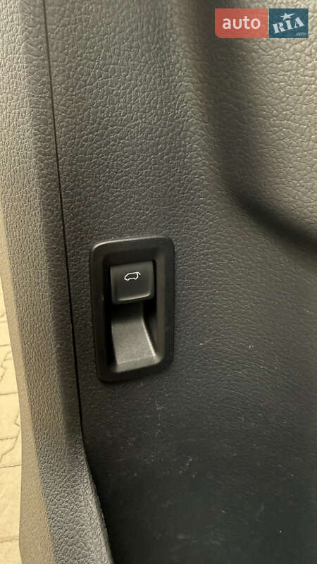 Мінівен Volkswagen Multivan 2020 в Києві