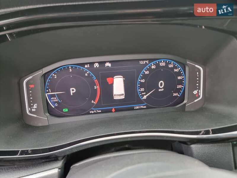 Мінівен Volkswagen Multivan 2020 в Радивиліві