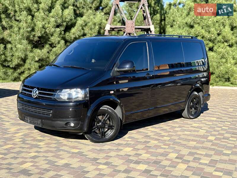 Мінівен Volkswagen Multivan 2013 в Дніпрі