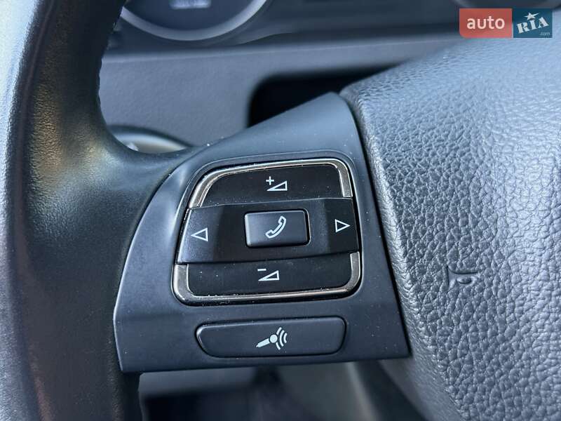 Мінівен Volkswagen Multivan 2013 в Дніпрі