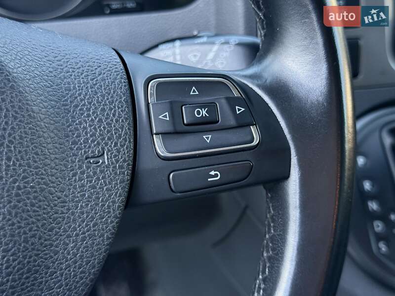 Мінівен Volkswagen Multivan 2013 в Дніпрі