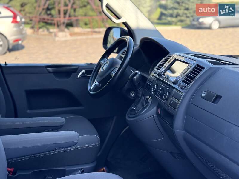Мінівен Volkswagen Multivan 2013 в Дніпрі