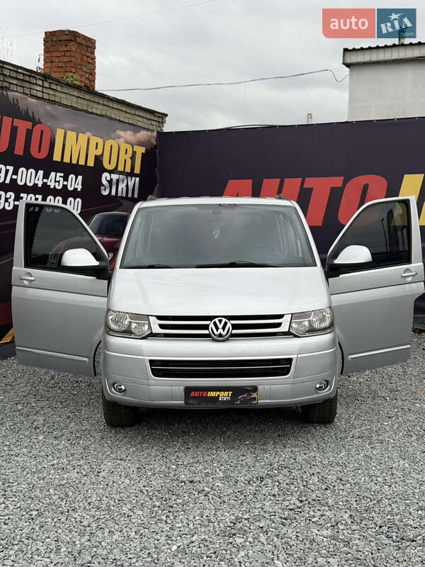 Мінівен Volkswagen Multivan 2011 в Стрию