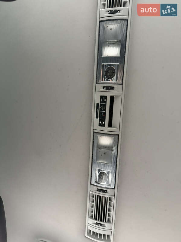 Мінівен Volkswagen Multivan 2011 в Стрию