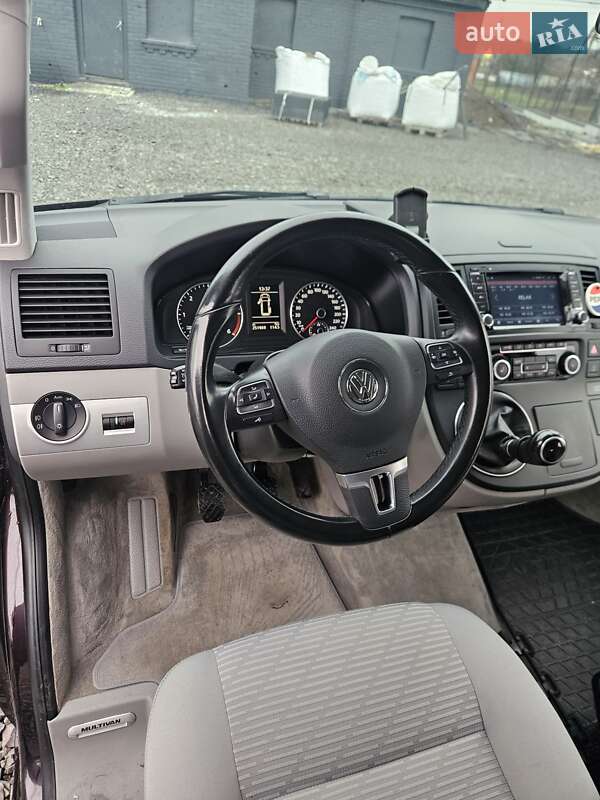 Мінівен Volkswagen Multivan 2014 в Луцьку