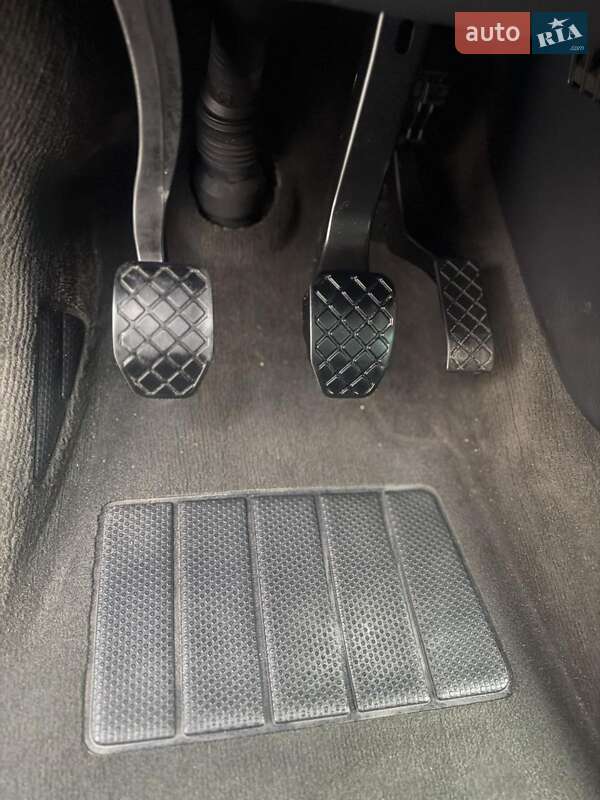 Мінівен Volkswagen Multivan 2011 в Новояворівську фото 13 Мінівен Volkswagen Multivan 2011 в Новояворівську