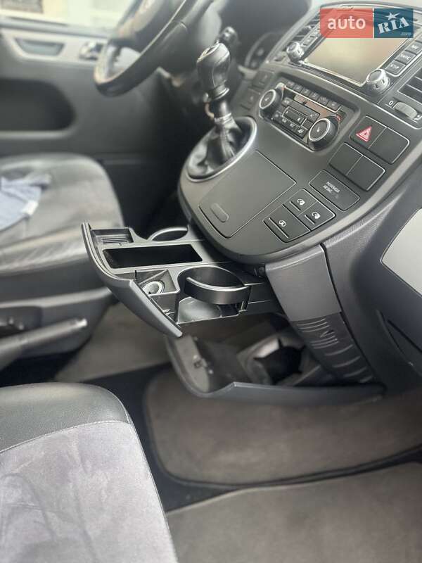 Мінівен Volkswagen Multivan 2011 в Новояворівську фото 18 Мінівен Volkswagen Multivan 2011 в Новояворівську