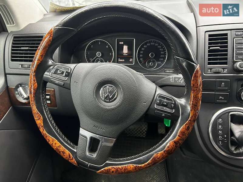 Мінівен Volkswagen Multivan 2015 в Чернівцях фото 17 Мінівен Volkswagen Multivan 2015 в Чернівцях