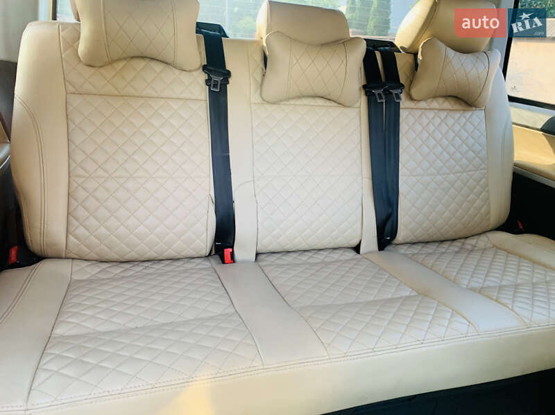 Мінівен Volkswagen Multivan 2016 в Києві фото 15 Мінівен Volkswagen Multivan 2016 в Києві