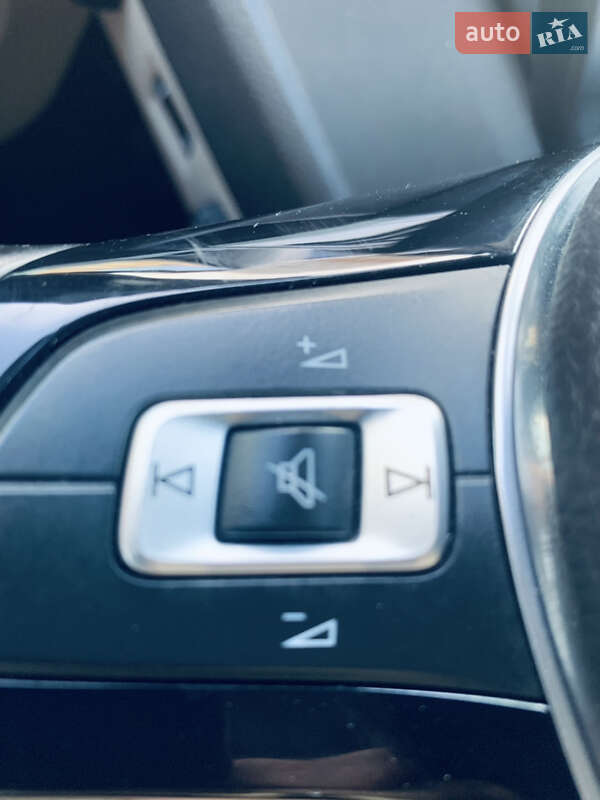 Мінівен Volkswagen Multivan 2016 в Києві фото 28 Мінівен Volkswagen Multivan 2016 в Києві