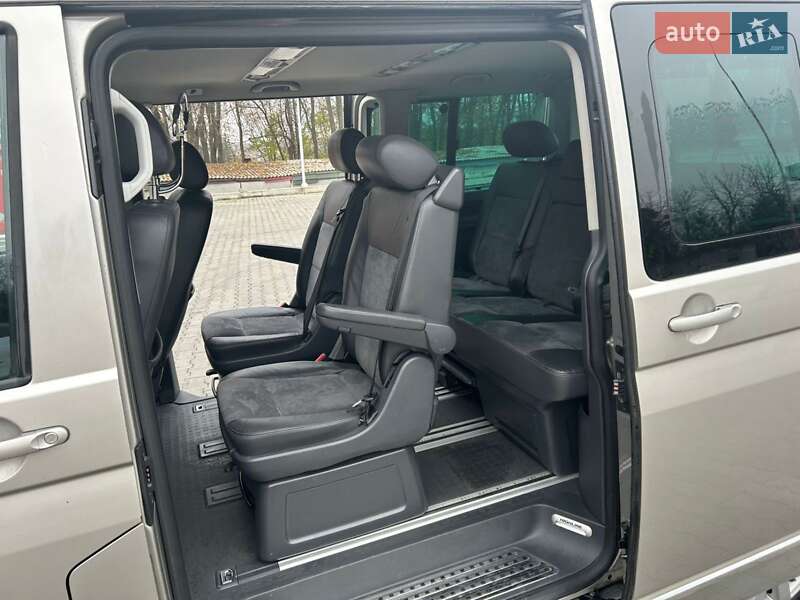 Минивэн Volkswagen Multivan 2012 в Киеве