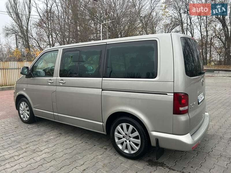 Минивэн Volkswagen Multivan 2012 в Киеве