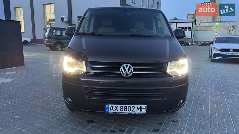 Минивэн Volkswagen Multivan 2010 в Киеве