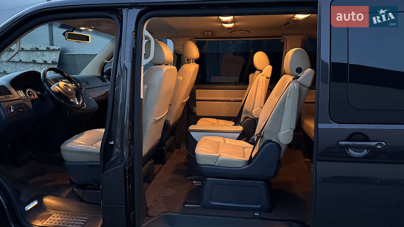 Минивэн Volkswagen Multivan 2010 в Киеве