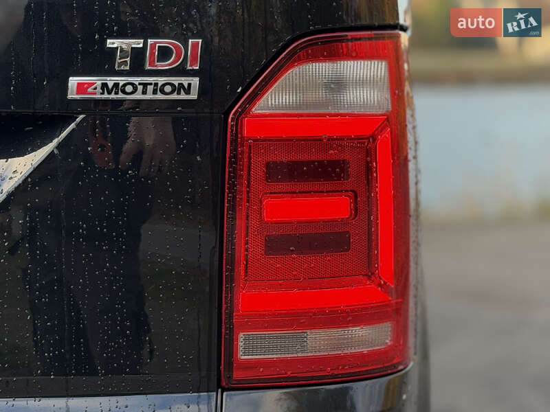 Мінівен Volkswagen Multivan 2015 в Дніпрі