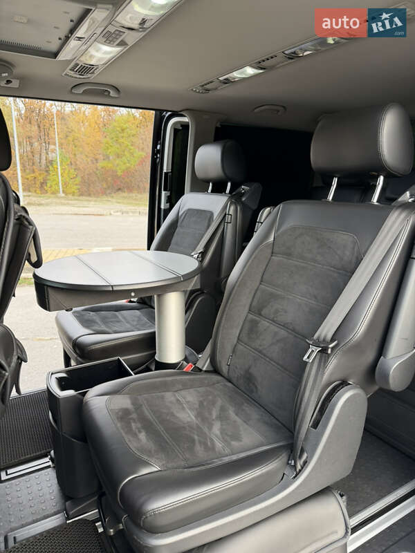 Мінівен Volkswagen Multivan 2015 в Дніпрі