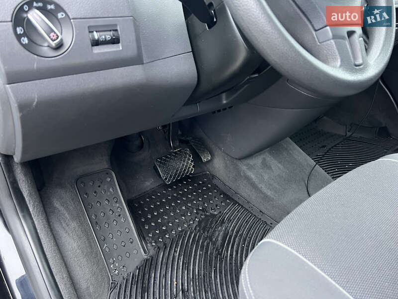 Минивэн Volkswagen Multivan 2013 в Дрогобыче