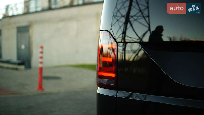 Мінівен Volkswagen Multivan 2016 в Львові