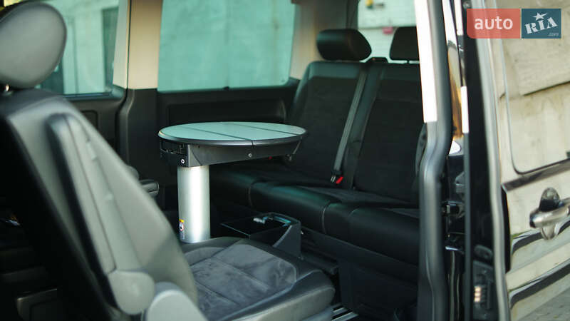 Мінівен Volkswagen Multivan 2016 в Львові