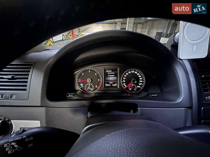 Мінівен Volkswagen Multivan 2015 в Києві