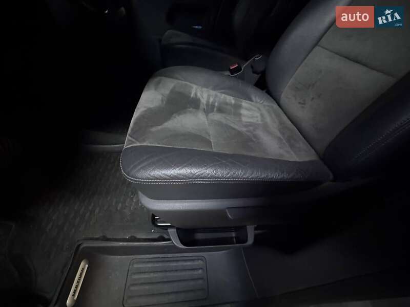 Мінівен Volkswagen Multivan 2015 в Києві
