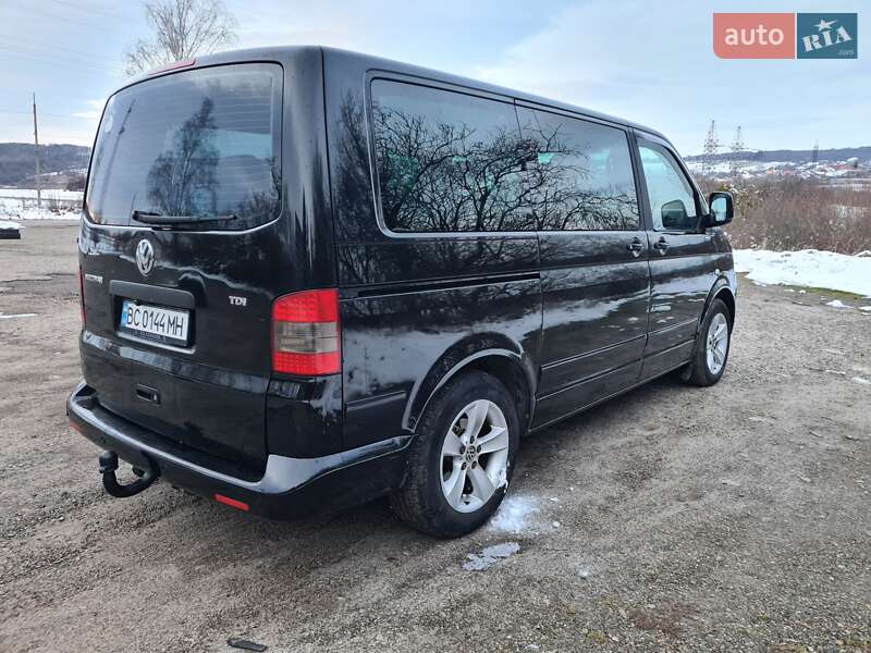 Минивэн Volkswagen Multivan 2007 в Новом Роздоле