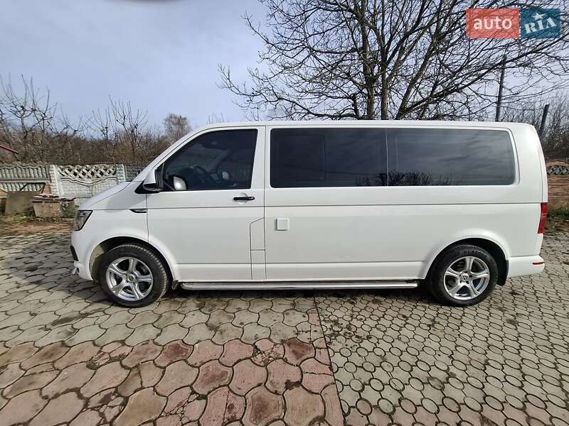 Минивэн Volkswagen Multivan 2017 в Черновцах