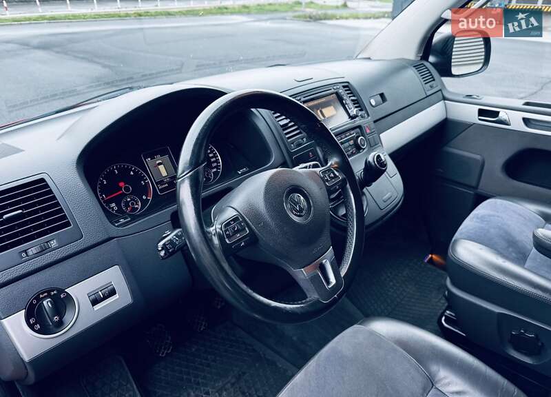 Минивэн Volkswagen Multivan 2012 в Днепре