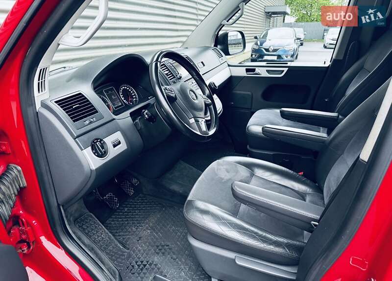 Минивэн Volkswagen Multivan 2012 в Днепре