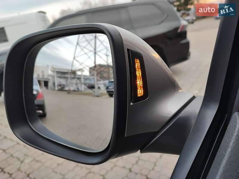 Минивэн Volkswagen Multivan 2022 в Черновцах