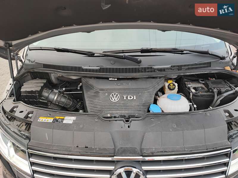 Минивэн Volkswagen Multivan 2022 в Черновцах