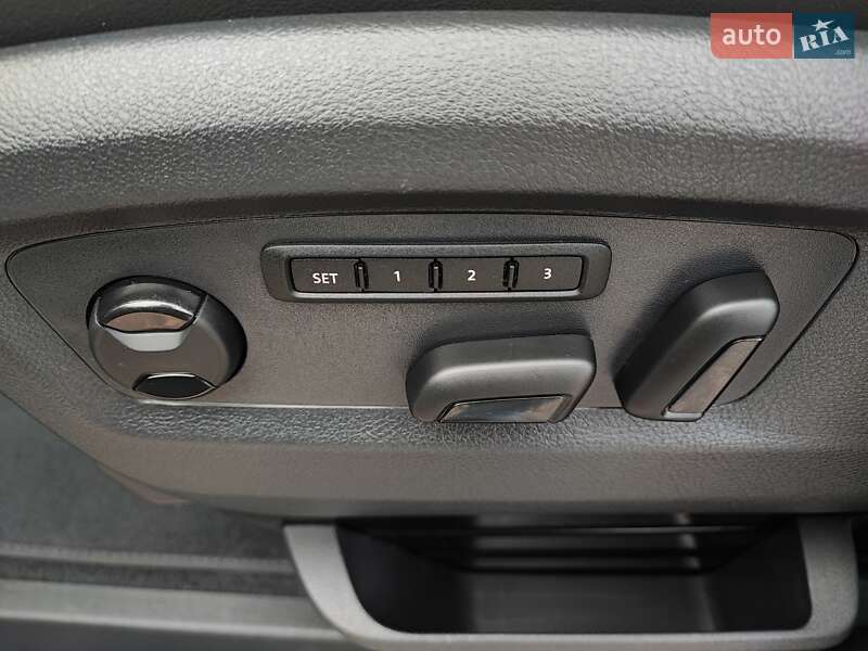 Минивэн Volkswagen Multivan 2022 в Черновцах