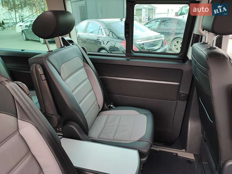 Минивэн Volkswagen Multivan 2022 в Черновцах