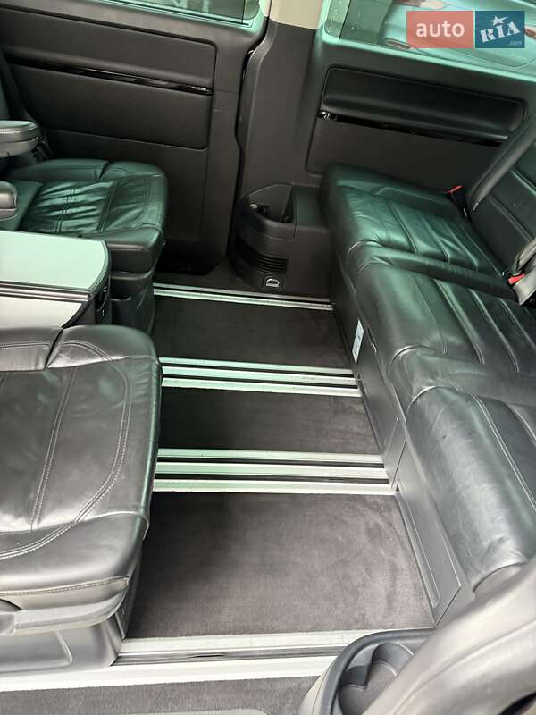 Мінівен Volkswagen Multivan 2016 в Львові