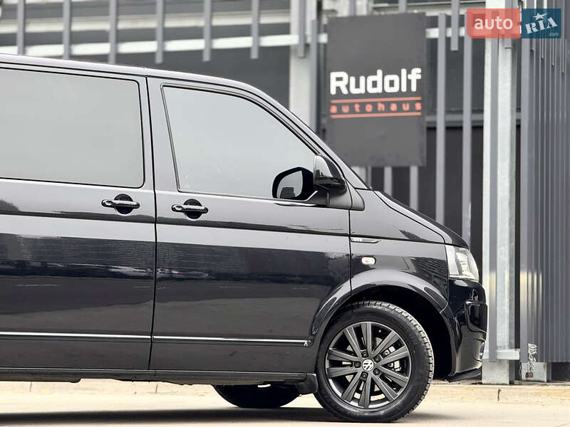 Минивэн Volkswagen Multivan 2012 в Киеве